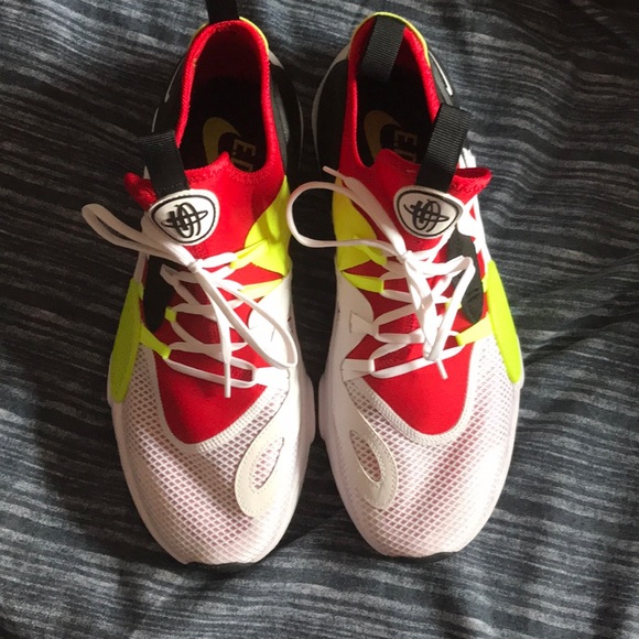 Nike Edge athletic shoe, never worn. Size 11 - Picture 1 of 4